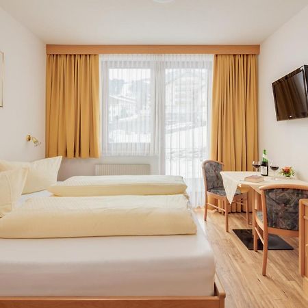 Hotel Belmont Fiss Zewnętrze zdjęcie